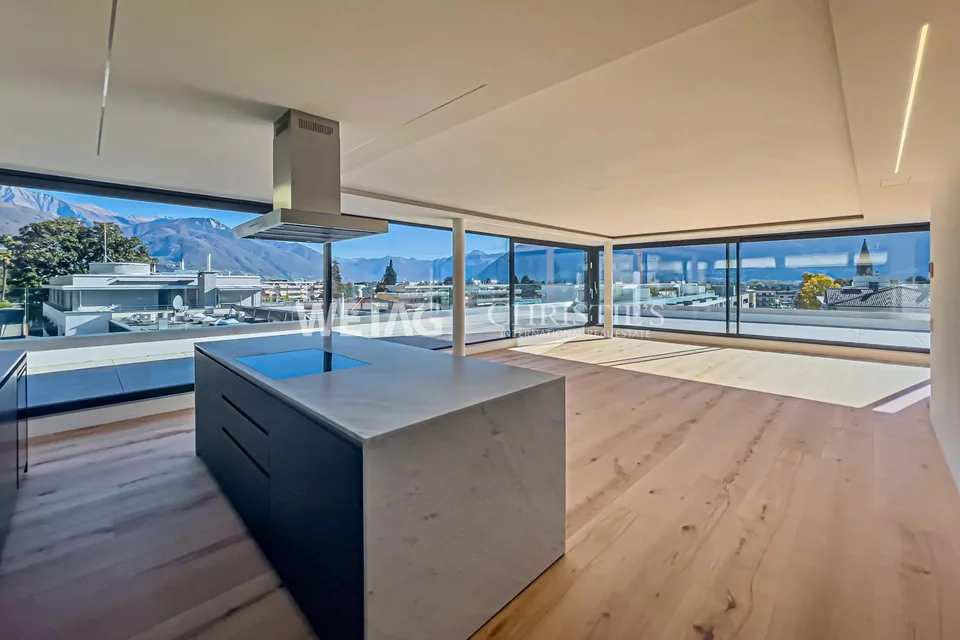 Appartamento penthouse duplex di lusso 5,5 locali con vista sul Lago Maggiore ad Ascona in vendita