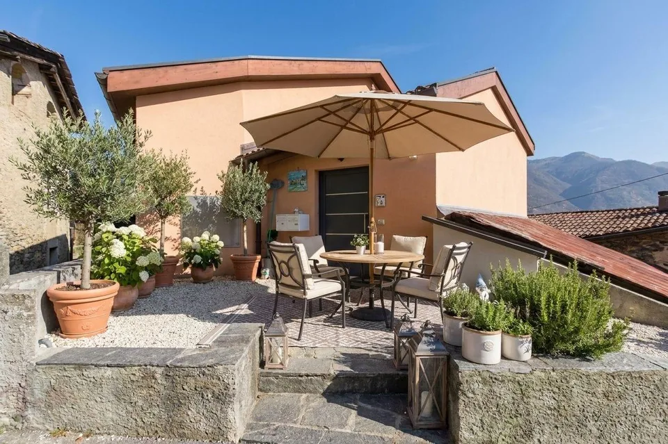 Casa unifamiliare 5 locali con terrazza soleggiata a Sigirino