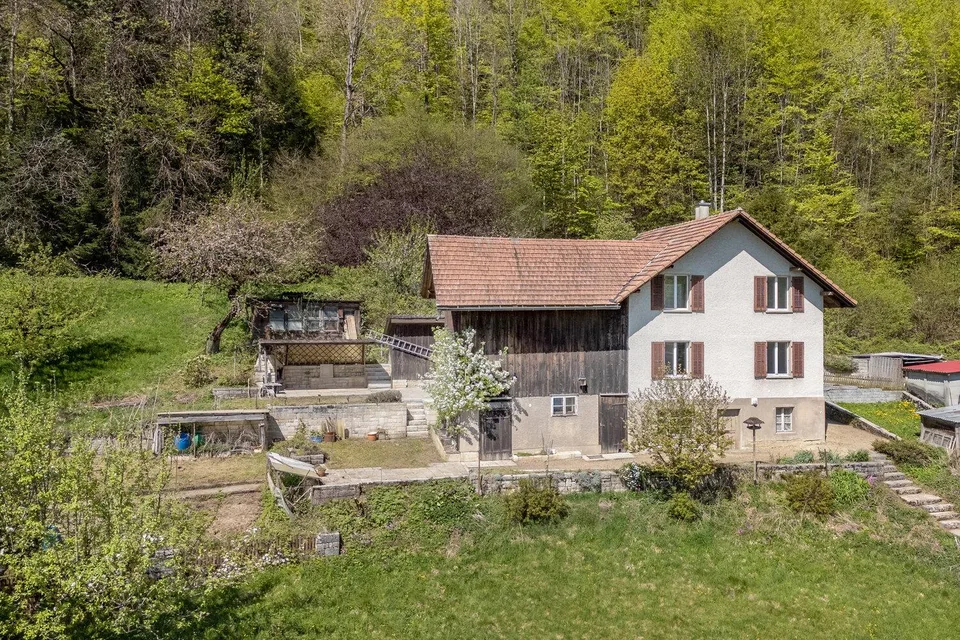 Fehr Immobilien - Charmantes 6-Zimmer-Einfamilienhaus