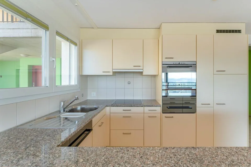 Grossi 4 ½-Zemmer-Terrassewohnig met troumhafter Ussecht