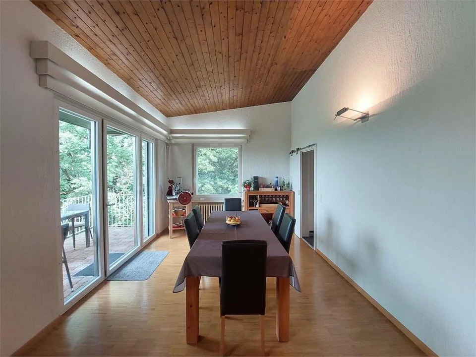 2514_Tremona, wunderschöne Villa im Grünen