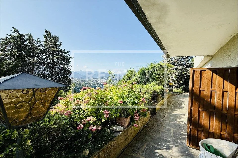 Un’oasi di pace alle porte della Città - Casa bifamiliare - Grande ...