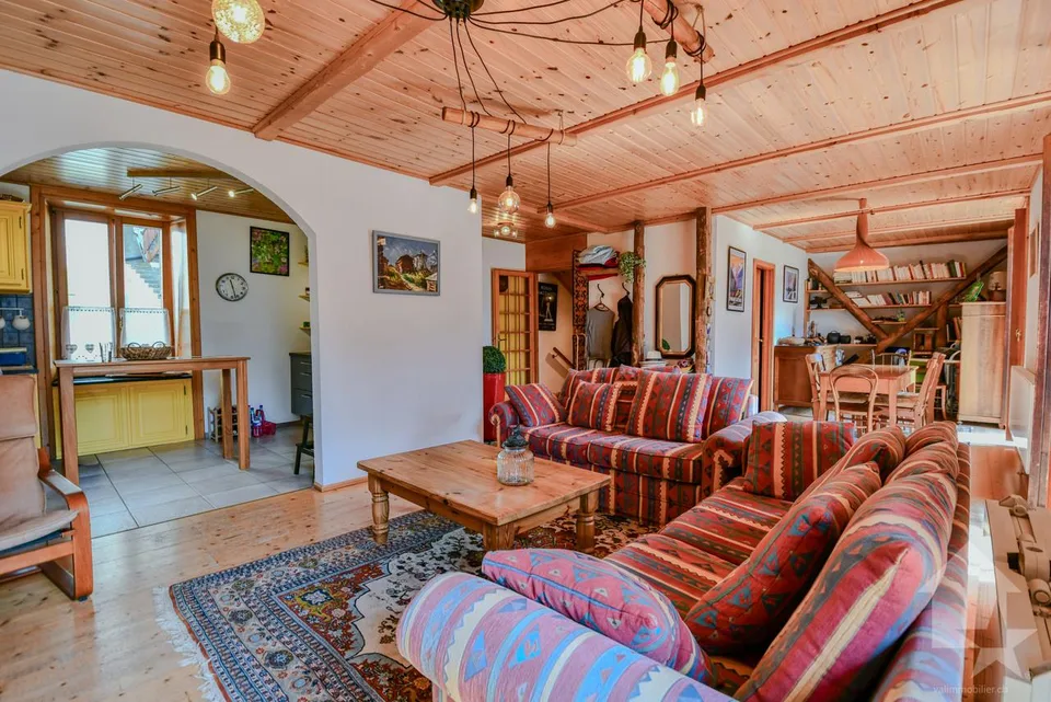 Rare sur le marché : un triplex de charme au cœur des Alpes.