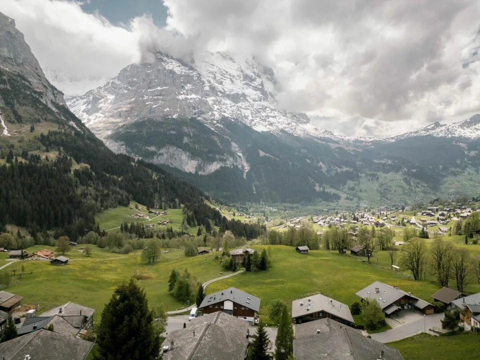 Appartement charmant de 2 pièces avec vue sur les montagnes dans le chalet Eggli