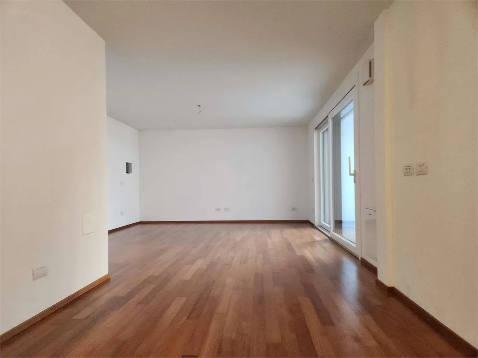 3,5 Lokale mit Hobbybereich und Wintergarten