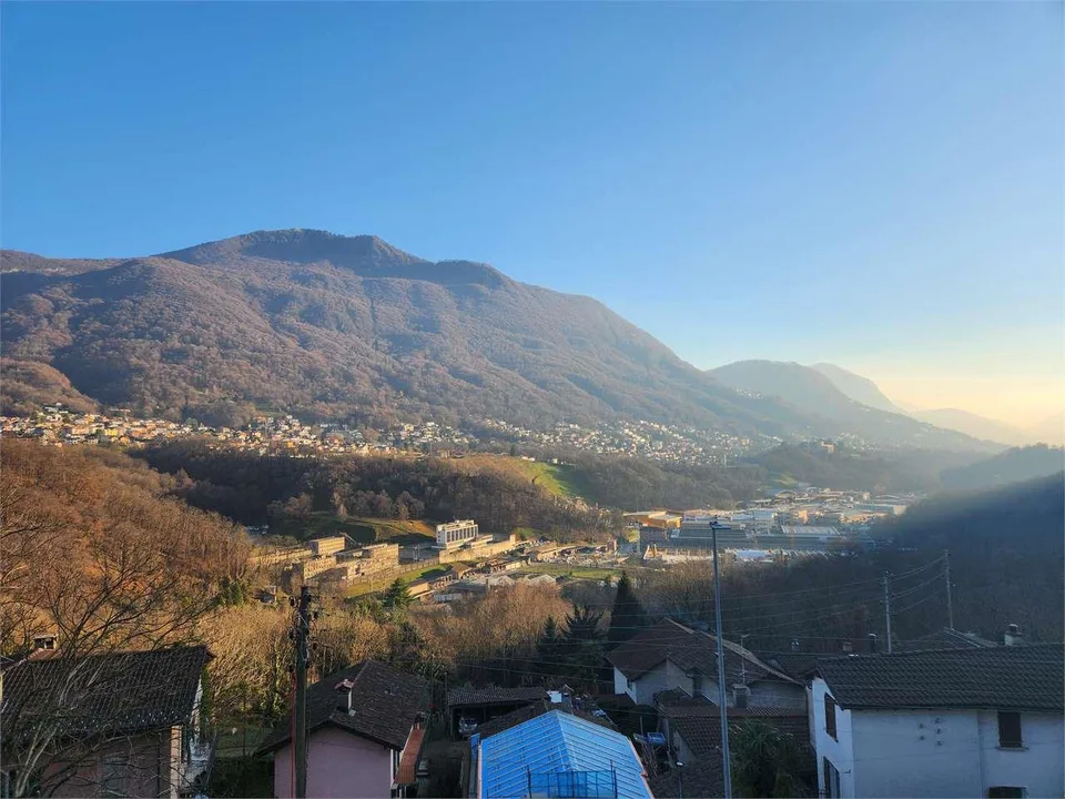 3.5 locali con zona hobby e giardino d'inverno