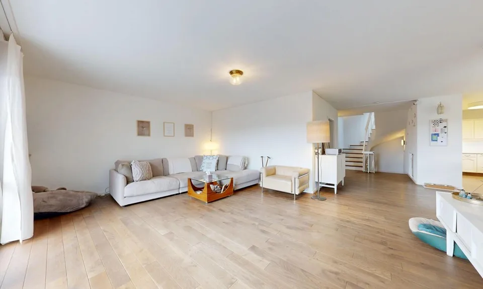 Detached house with panoramic views and garden paradise in Ebikon