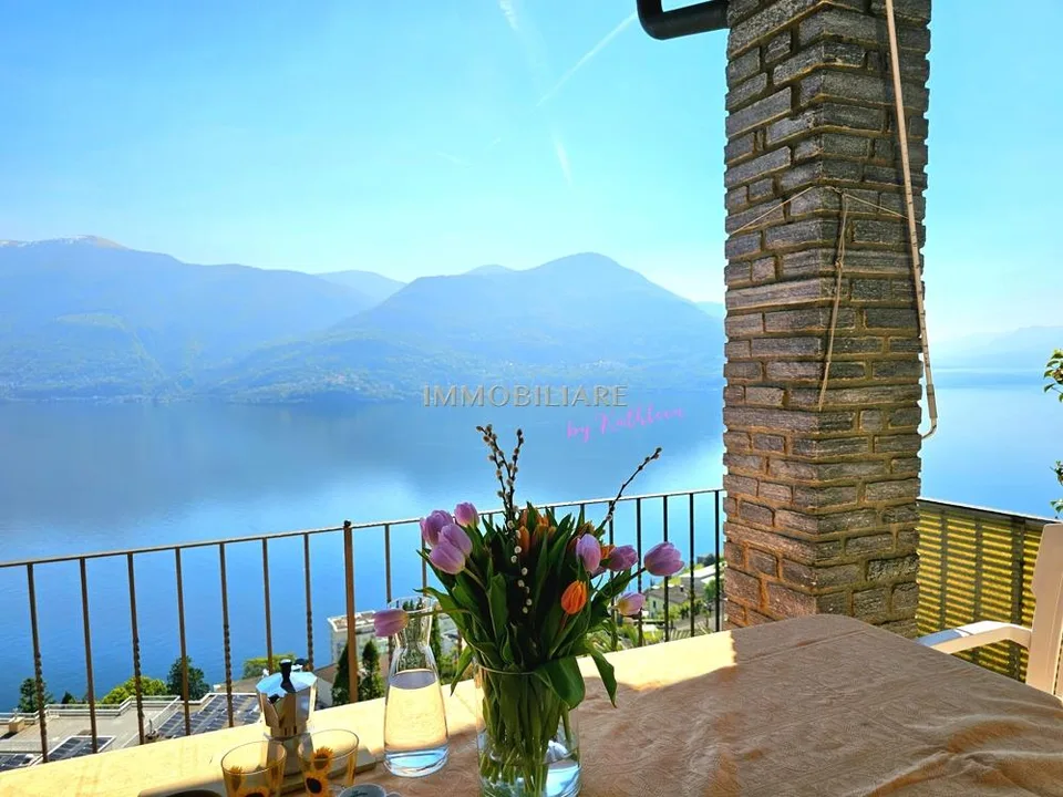 Ferienhaus mit fantastischem, unverbaubarem Seeblick, Garten + Garage