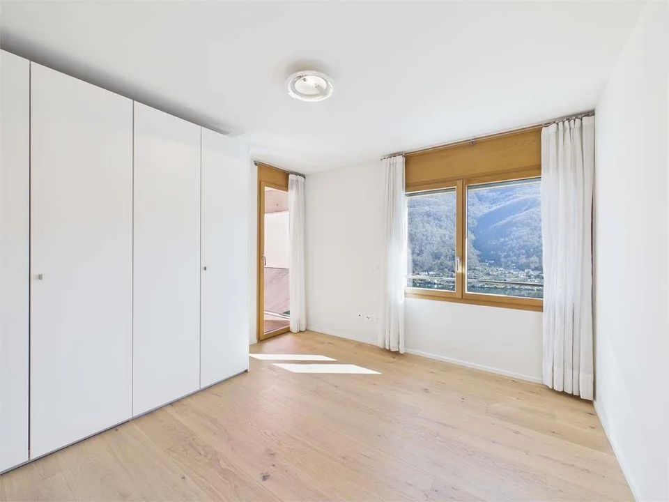 Villa mit Seeblick in Vico Morcote – Foto 12 von 13