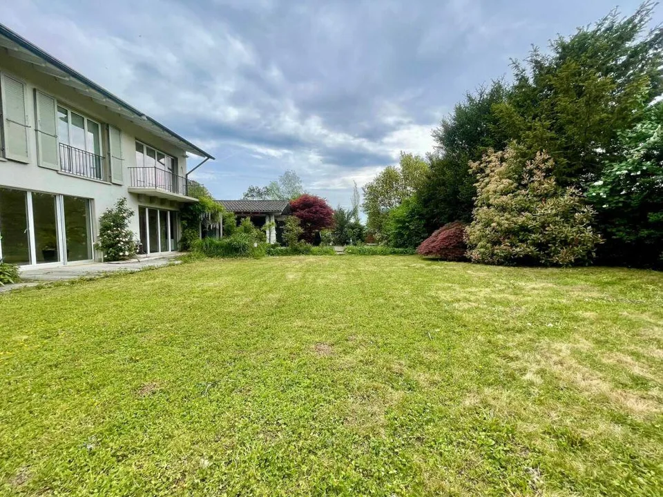 316 m2 Wohnfläche und 1'232 m2 Grundstück - aussergewöhnlich viel R... – Foto 19 von 19