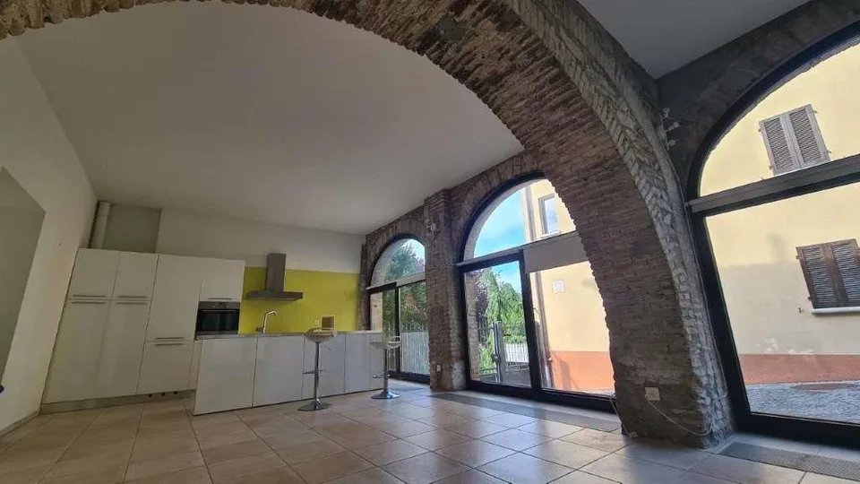COLDRERIO: SUGGESTIVO APPARTAMENTO 3.5 LOC. NEI VIGNETI