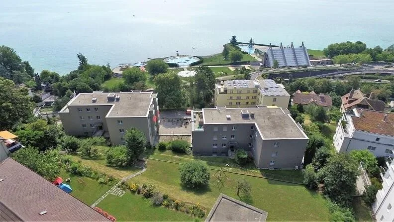 Charmantes 2-Zimmer-Wohnung mit atemberaubendem Blick auf den Neuenburgersee