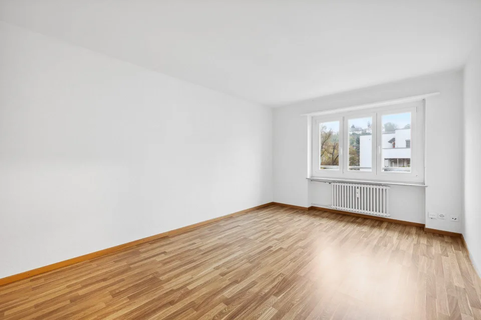 Vita urbana a Gundeli: Appartamento 1 stanza luminoso con ottima connessione!