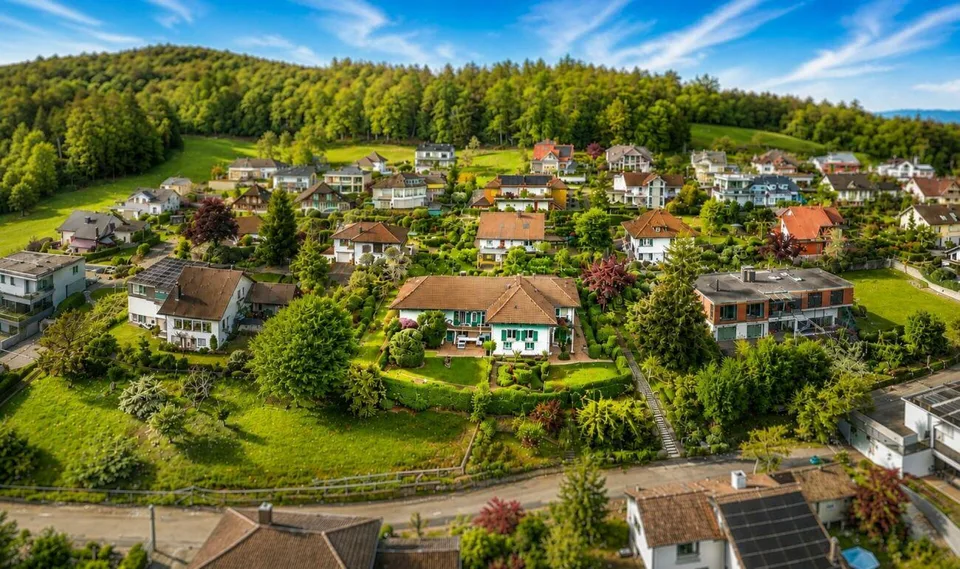 Stilvolle 7.5 Zimmer-Villa mit parkähnlicher Gartenanlage