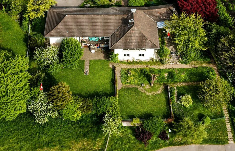 Stilvolle 7.5 Zimmer-Villa mit parkähnlicher Gartenanlage