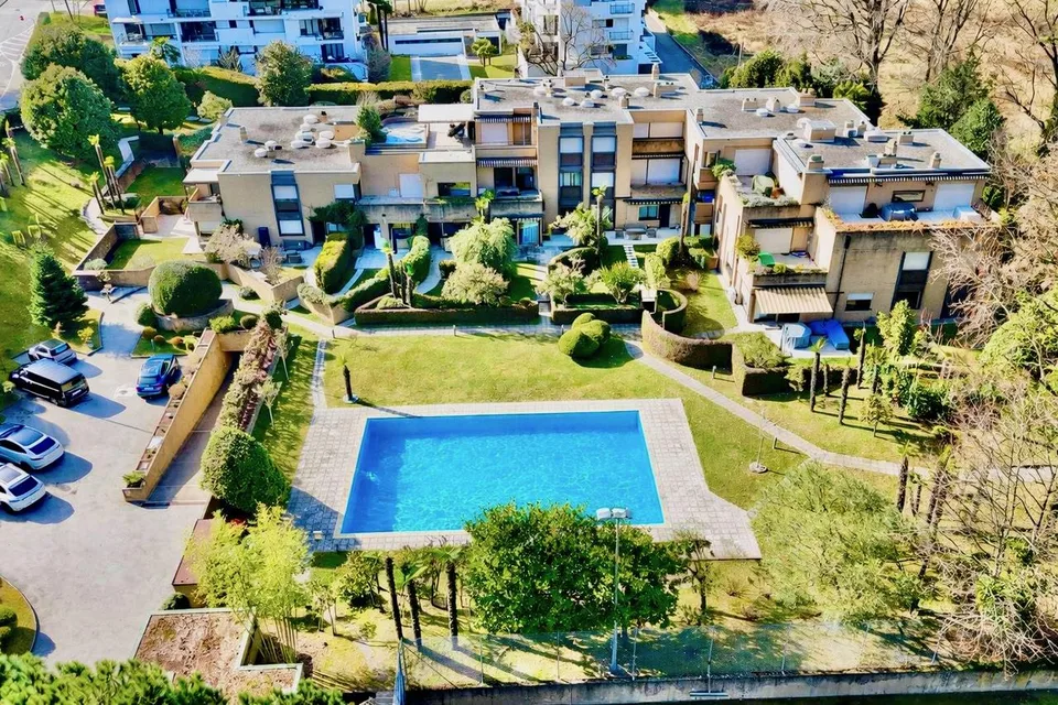 Casa a Schiera con Piscina Condominiale e Campo da Tennis a Gentilino