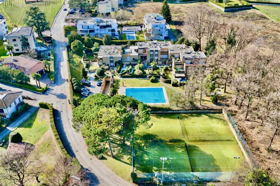 Casa a Schiera con Piscina Condominiale e Campo da Tennis a Gentilino