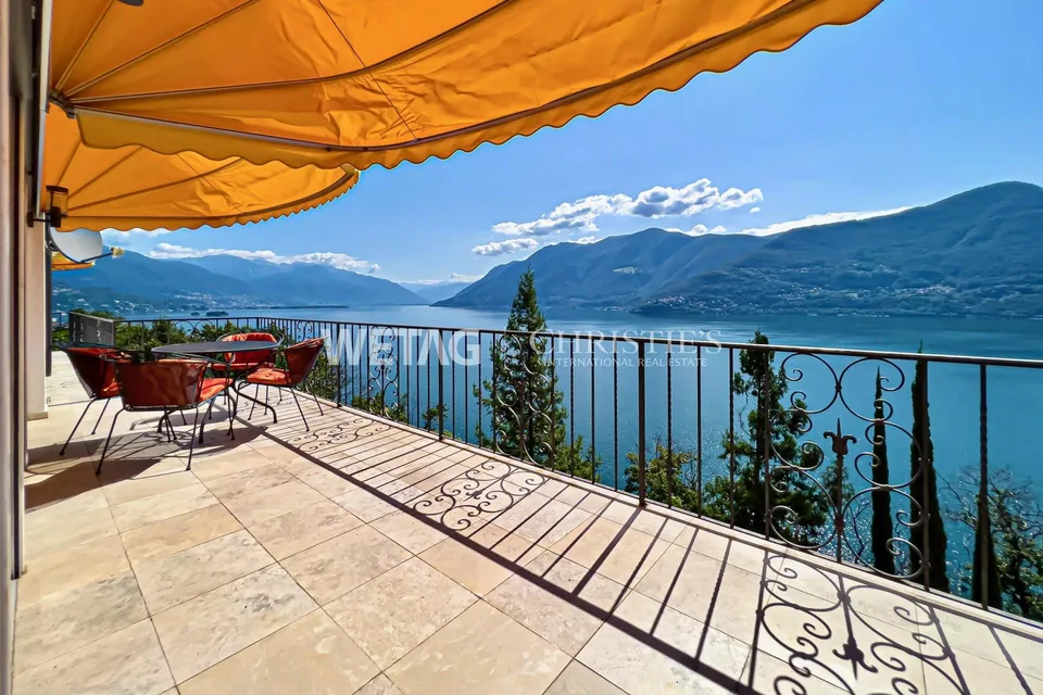 Charmante Villa im mediterranen Stil mit Panoramablick auf den Lago...