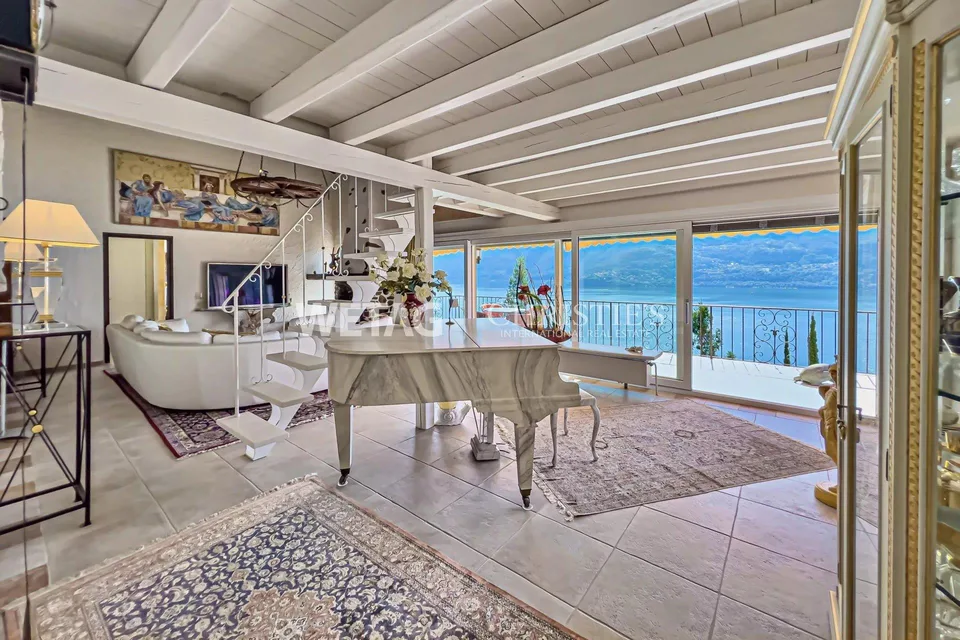 Villa with secondary residence in Mediterranean style with panoramic view of Lake Maggiore in Brissago for sale