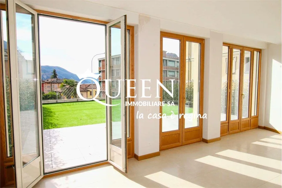 Lugano-Cassarate: appartement 4.5 pièces, 250 m², porche, jardin