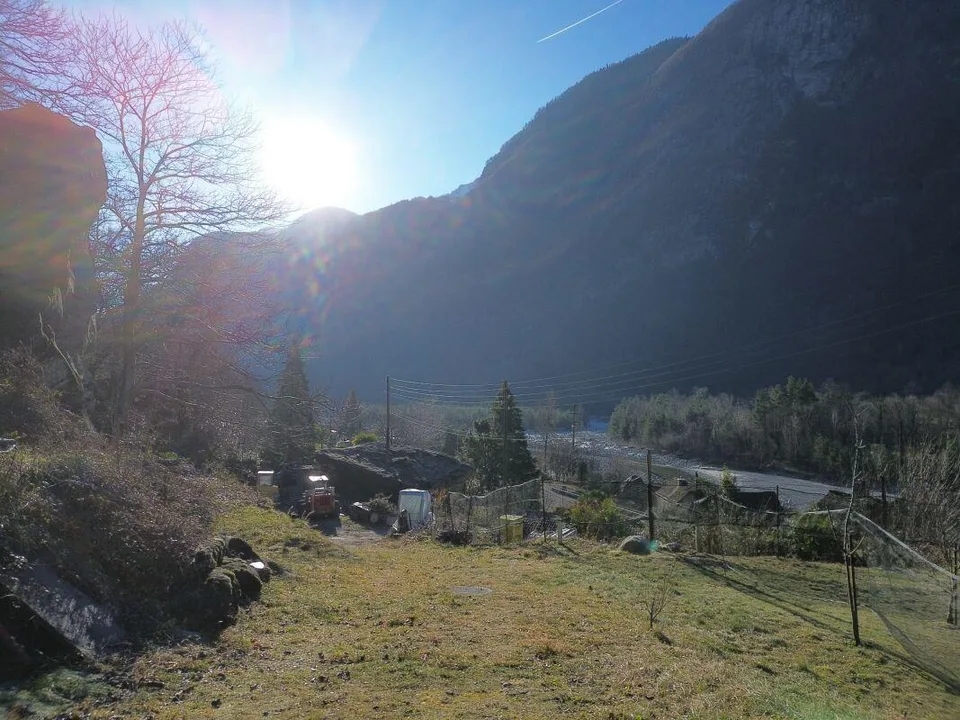 Rustico mit Blick über das Maggiatal – Ein authentisches Tessiner Refugium mit großem Potenzial – Foto 12 von 12