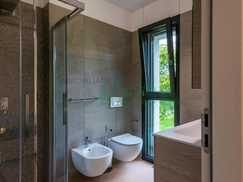 Moderno appartamento 4,5 locali con bella terrazza e giardino privato – foto 8 di 24