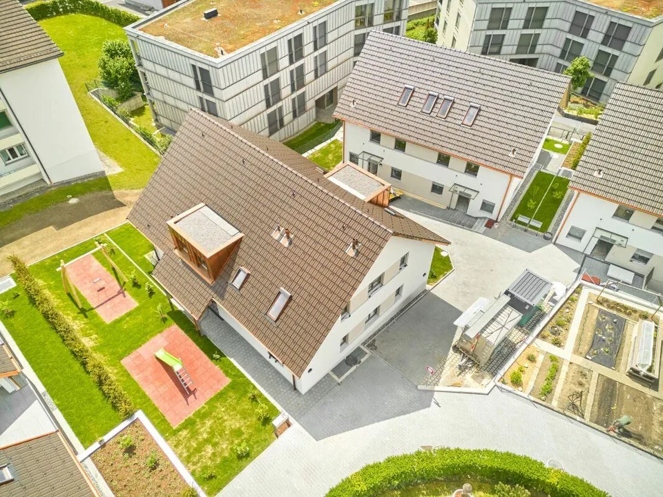 Appartamento di 4 1/2 locali in mansarda con balcone e soffitta