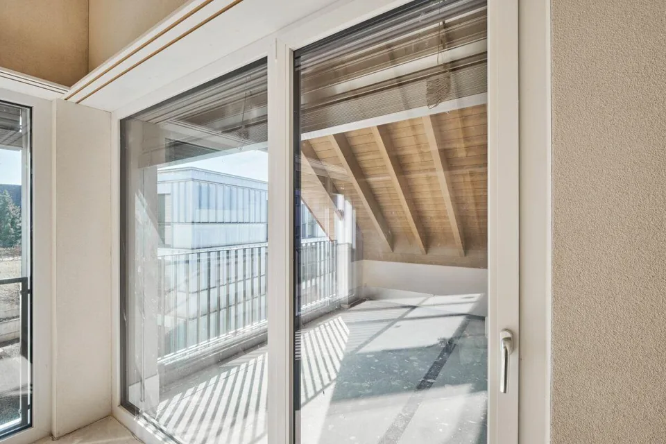 Appartement de 4 1/2 pièces en mansarde avec balcon et grenier – photo 10 sur 12