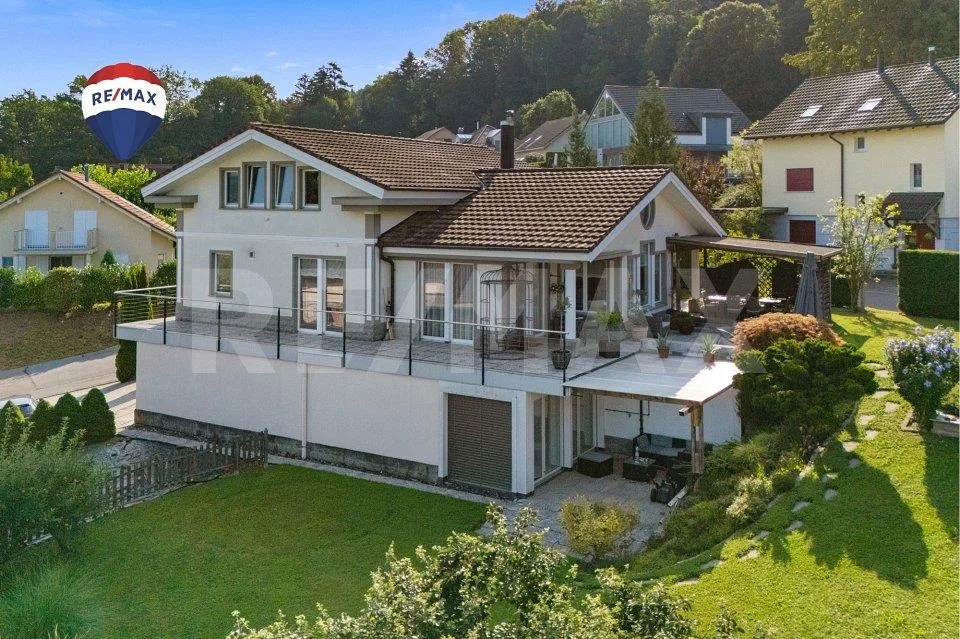 Grosses Generationenhaus mit Weitsicht, Wohnung und Ausbaureserve