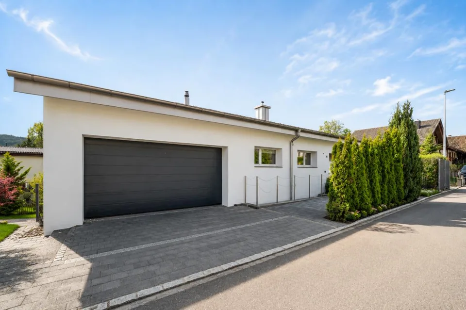 Grosszügiges 8-Zimmer-Einfamilienhaus mit Einliegerwohnung und mode...