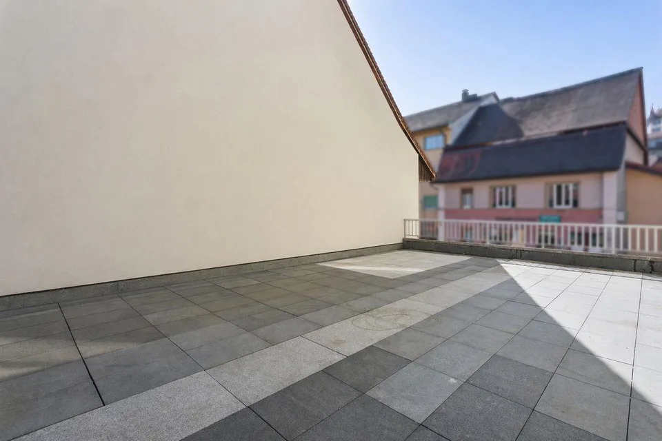 Ampio appartamento di 5,5 locali con terrazza di 60 m2 a Lucens