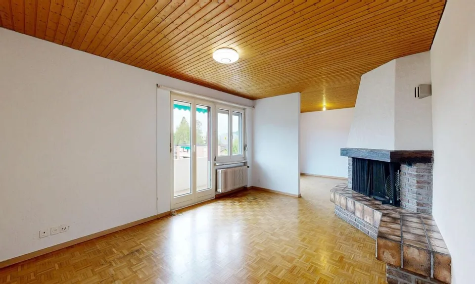 4-Zimmerwohnung im obersten Stock mit Balkon und Cheminée