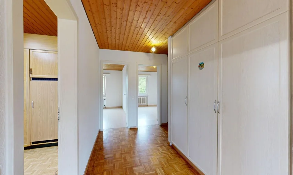 4-Zimmerwohnung im obersten Stock mit Balkon und Cheminée – Foto 8 von 18
