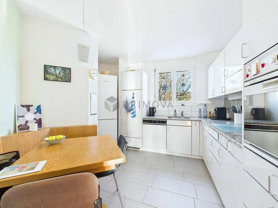 Charmante 4.5 Zimmer Dachwohnung an erstklassiger Lage in Gümligen