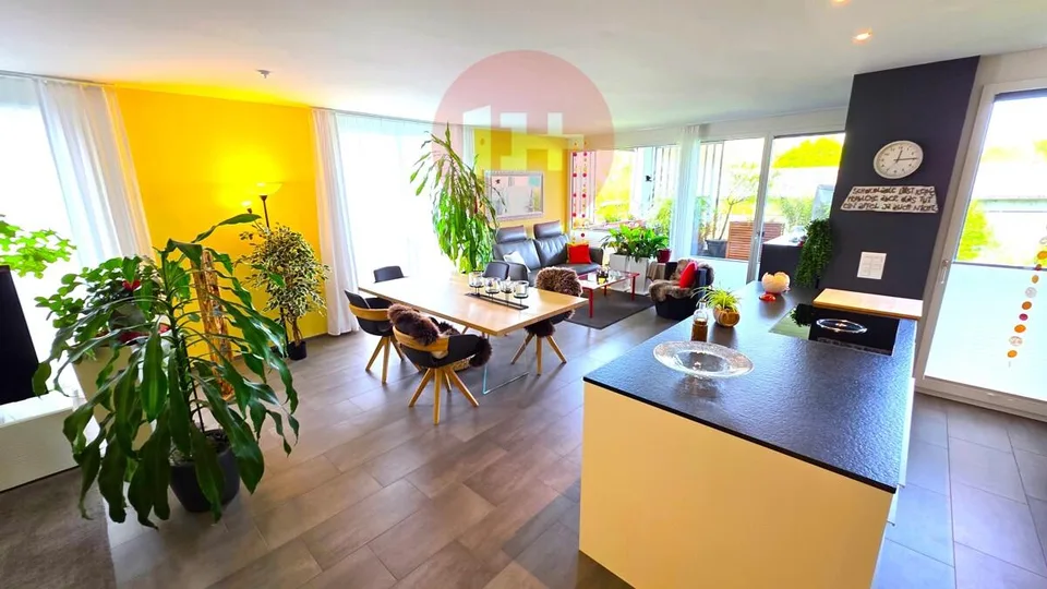 GROSSZÜGIGE TRAUMWOHNUNG IM GRÜNEN!!
