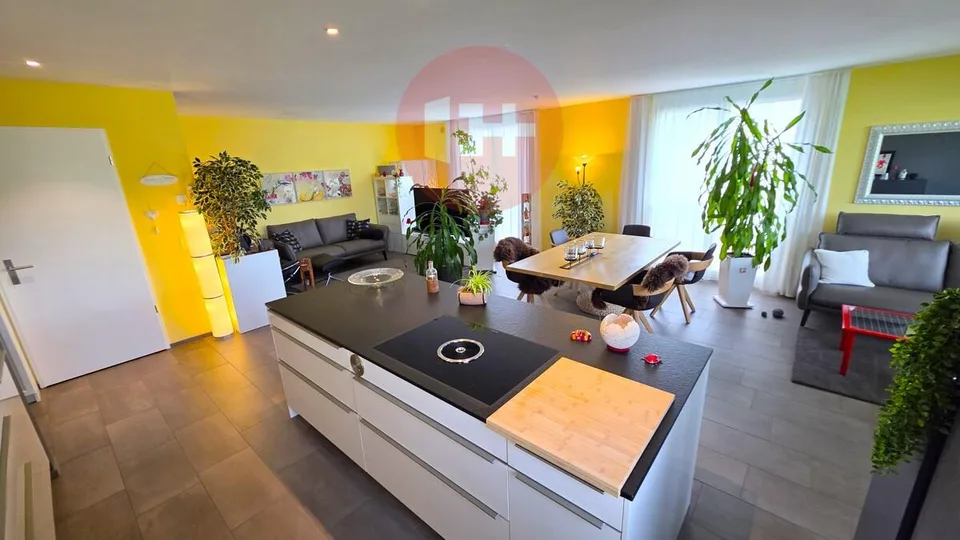 GROSSZÜGIGE TRAUMWOHNUNG IM GRÜNEN!!