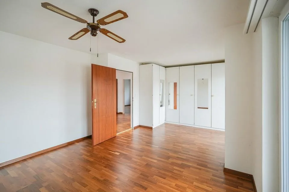 Grosszügige 5.5 Zimmer-Attikawohnung an sonniger, zentraler Lage