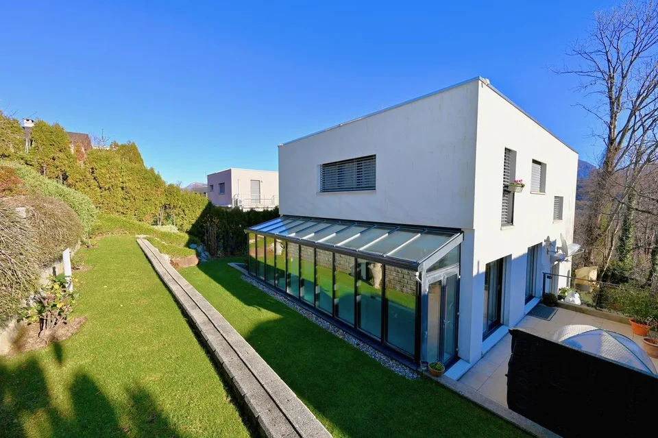 Villa Moderna con Piscina Riscaldata ad Agra - Collina d'Oro – photo 20 sur 20