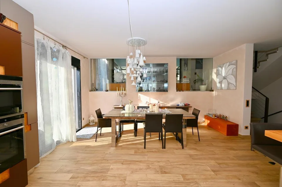 Villa Moderna con Piscina Riscaldata ad Agra - Collina d'Oro