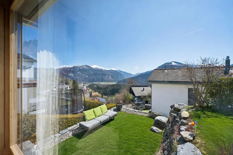 Casa unifamiliare come seconda casa con vista lontana - vicino a Flims/Laax