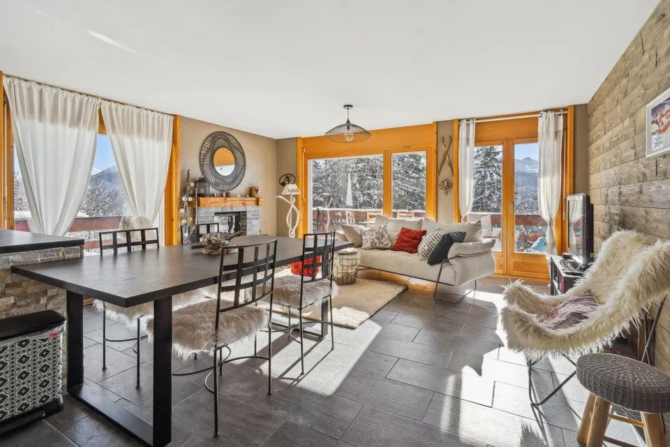 Appartement meublé lumineux avec vue panoramique à Crans-Montana