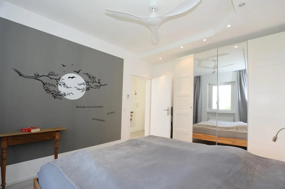 Moderne 2.5-Zimmer-Dachwohnung mit Traumblick in Orselina – Foto 10 von 16