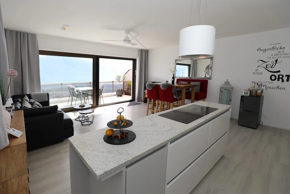 Moderne 2.5-Zimmer-Dachwohnung mit Traumblick in Orselina – Foto 7 von 16