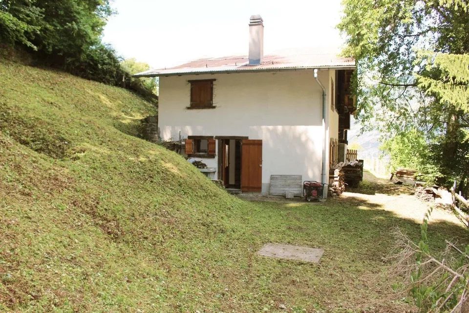 Demi-maison dans un endroit isolé avec beaucoup d'espace environnant – photo 11 sur 13
