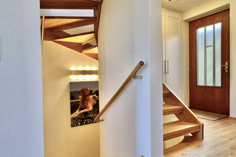 RESERVIERT !!! "Casa Felicità", ganzjährige Sonnenlage, schöner Garten, eigener Weinberg, 4 Parkplätze und moderner Lift – Foto 24 von 30
