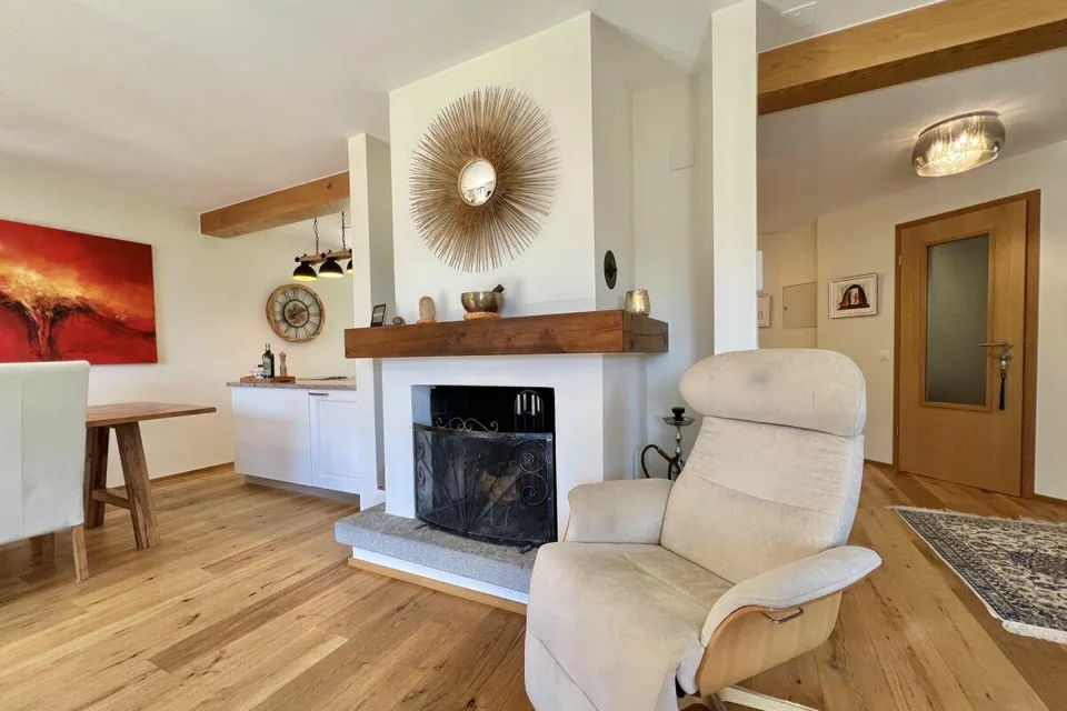 RESERVIERT !!! "Casa Felicità", ganzjährige Sonnenlage, schöner Garten, eigener Weinberg, 4 Parkplätze und moderner Lift – Foto 12 von 30