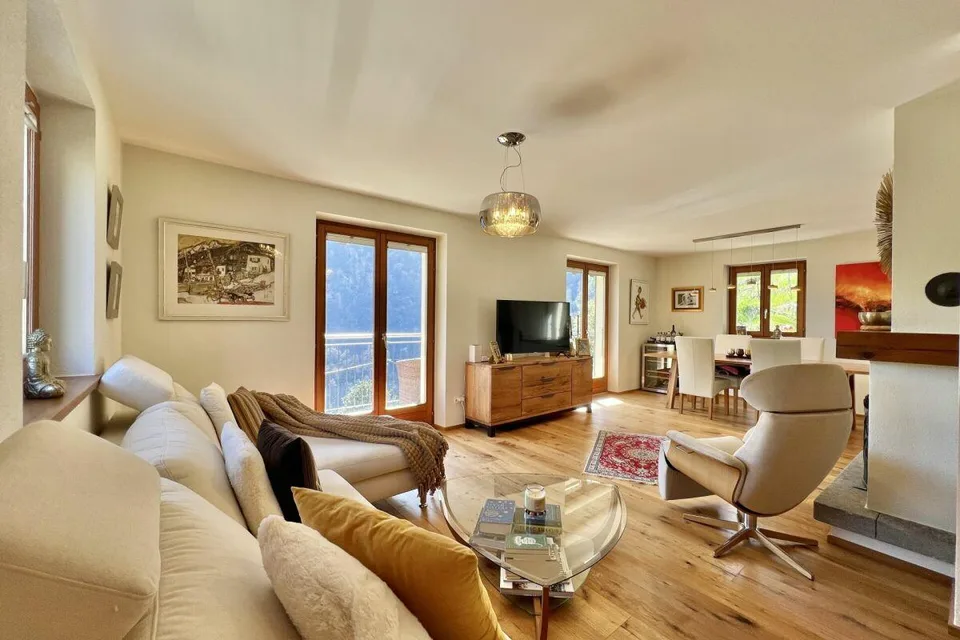 RESERVIERT !!! "Casa Felicità", ganzjährige Sonnenlage, schöner Garten, eigener Weinberg, 4 Parkplätze und moderner Lift – Foto 6 von 30