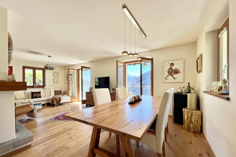 RESERVIERT !!! "Casa Felicità", ganzjährige Sonnenlage, schöner Garten, eigener Weinberg, 4 Parkplätze und moderner Lift – Foto 11 von 30