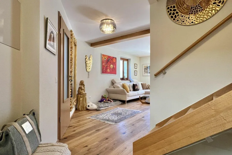 RESERVIERT !!! "Casa Felicità", ganzjährige Sonnenlage, schöner Garten, eigener Weinberg, 4 Parkplätze und moderner Lift – Foto 13 von 30