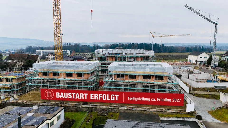 Familienwohnen mit Aussicht - grosszügiges 5.5-Zi. Doppel-Einfamili...